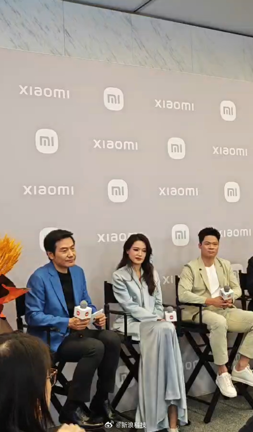 【雷军称做新SU7压力很大】小米AI相关研发投入已超160亿2026新一代SU7