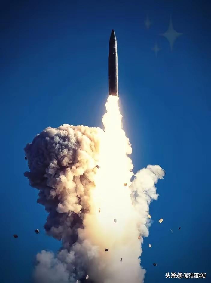 依然有人信誓旦旦地宣扬，
如今咱们装备成了碾压局，
对面肯定不敢动手！
​这种毫