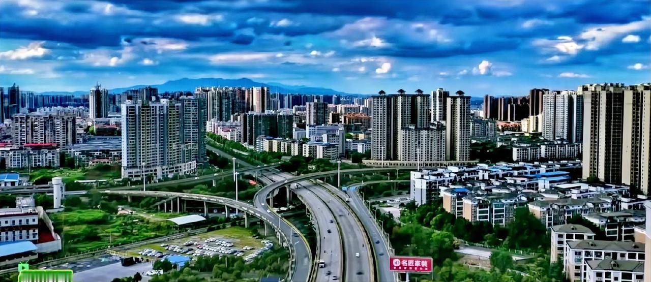 衡阳这座城市，看图片住宅楼还是比较多，但是超高层办公写字楼真的非常的少，除了陆家