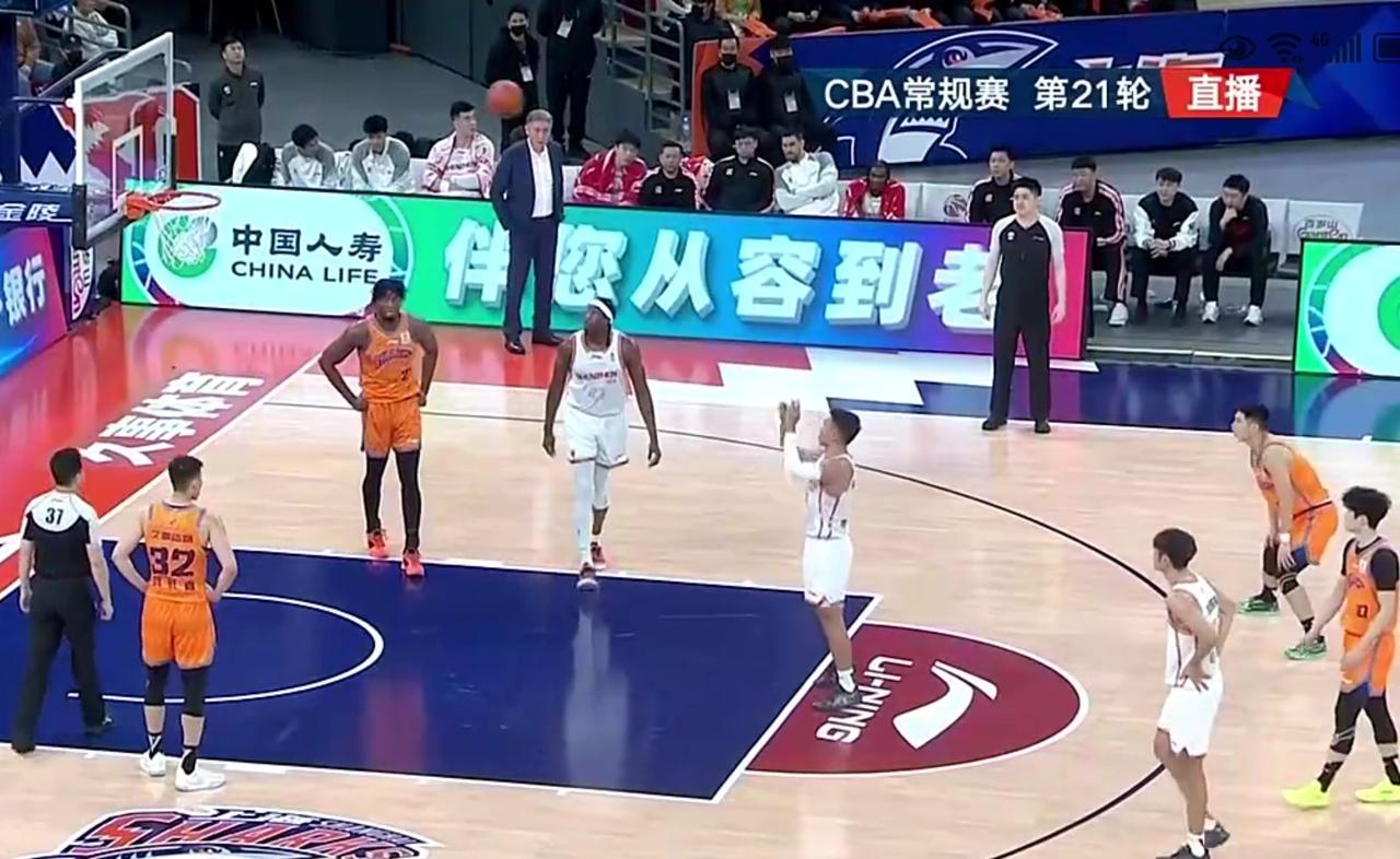 贺希宁43分创造生涯得分新高！深圳马可波罗客场不敌上海久事
​
​       