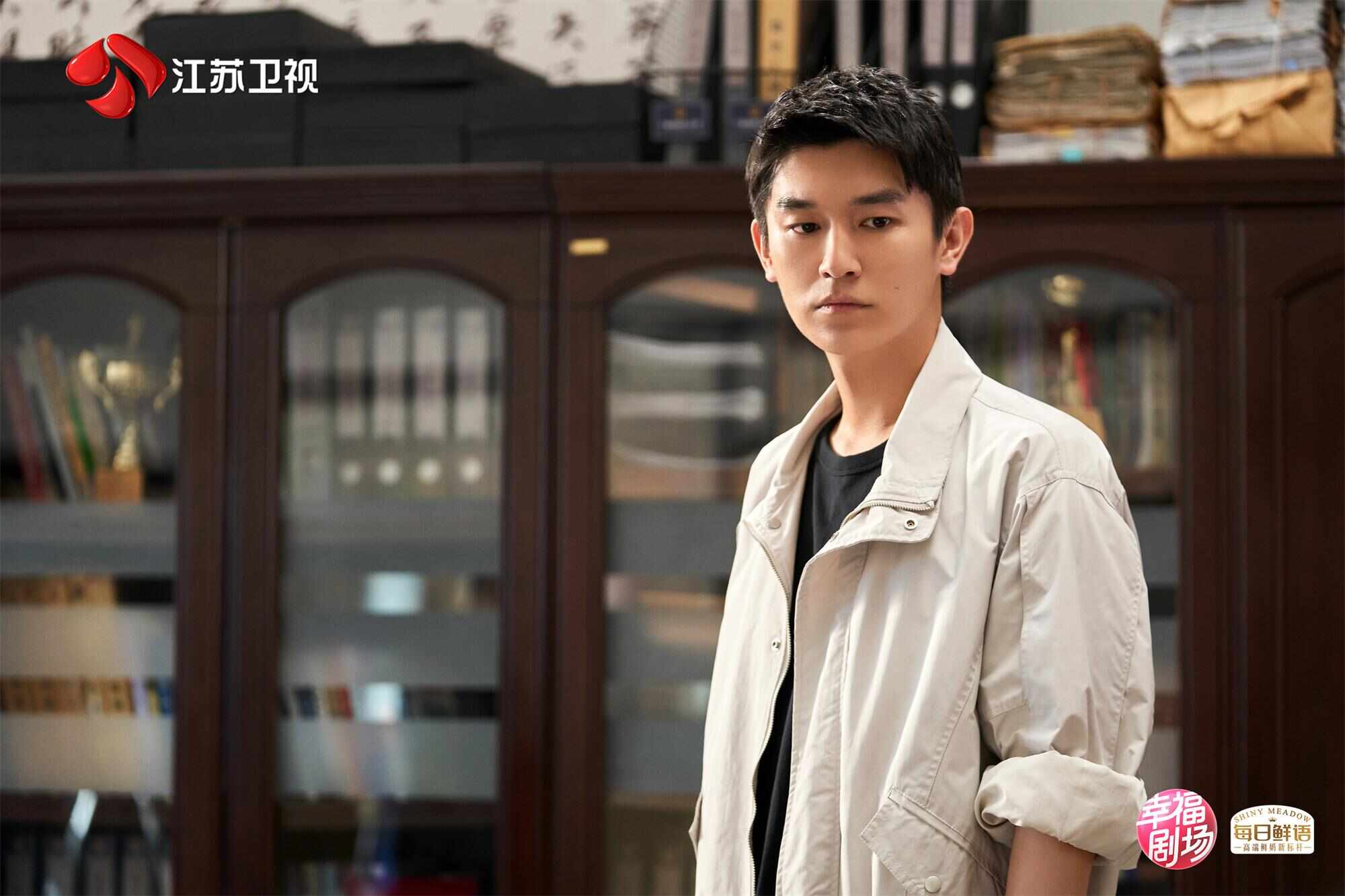 《黑白局》今晚登陆江苏卫视，杨旭文王砚辉守护光明