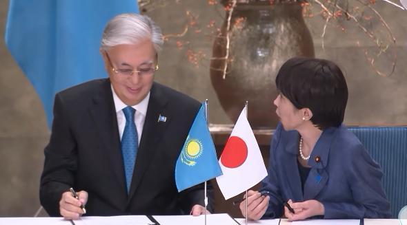 12月18日，哈萨克斯坦与日本签了14份文件，含稀土协议。据哈通社报道，正在东京