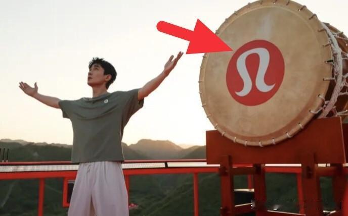朱一龙这车翻的不冤！
不应该只是发个声明、道个歉草草了事。

作为一个艺人、公众