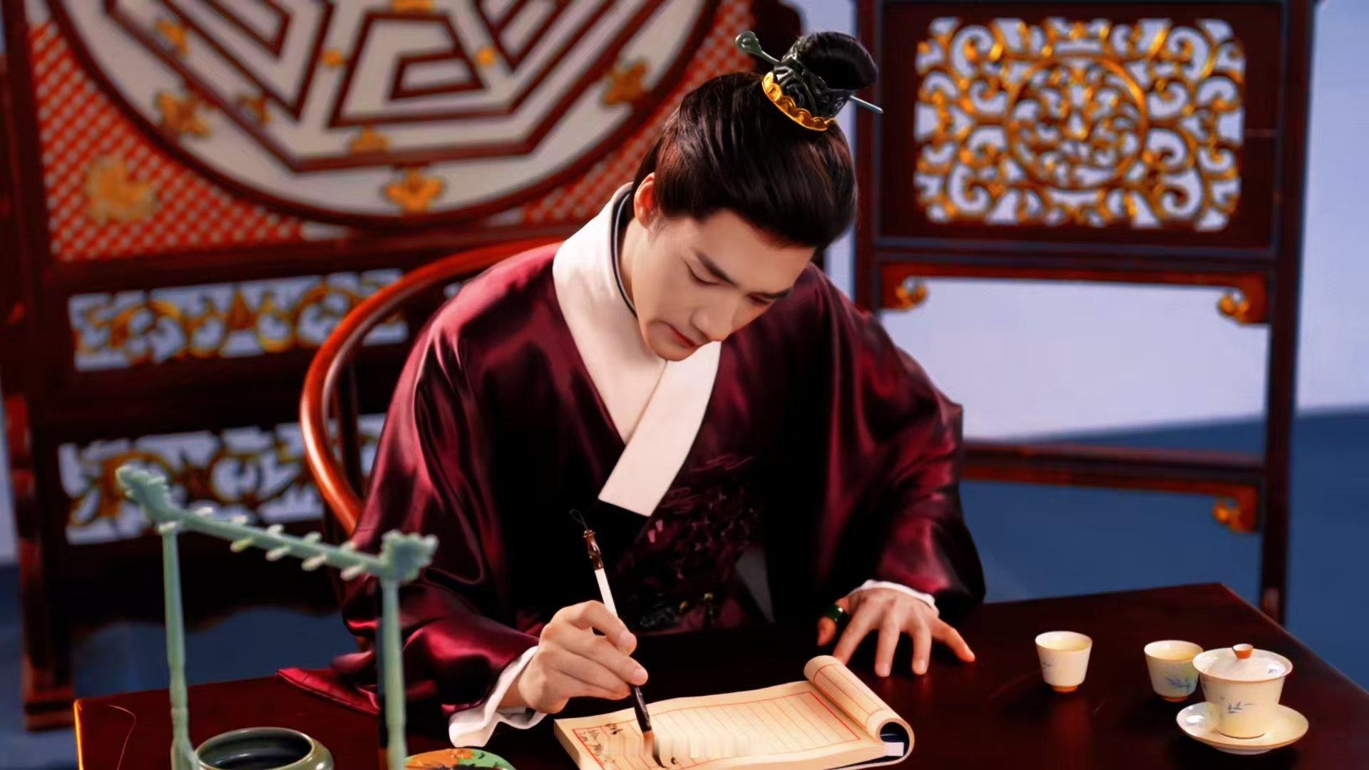 此沙首个古偶男主终于等来此沙古偶男主！自带古装适配滤镜，权臣造型气场全开，举手投