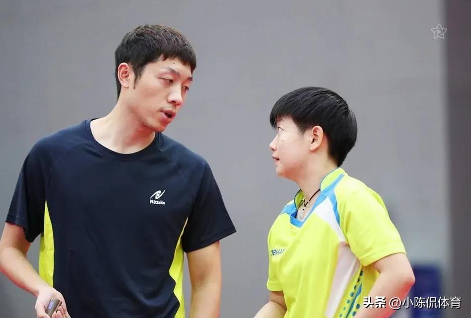 #秋日生活记录#王楚钦和王曼昱都是中国乒乓球队的顶尖选手，他们在技术风格上各有特