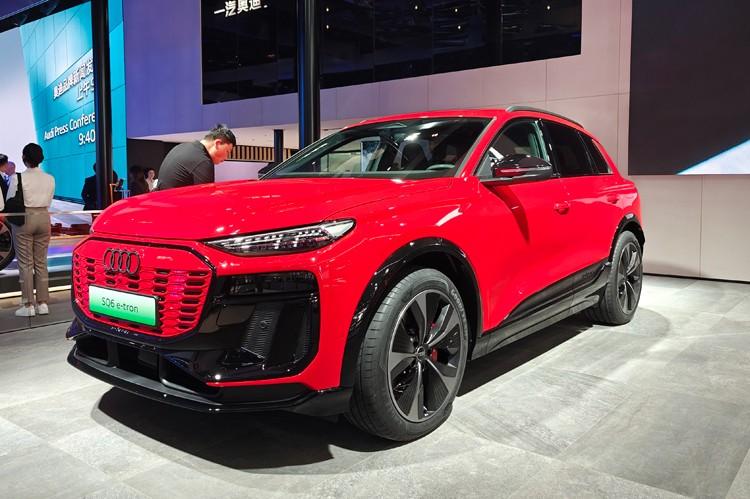 在2024北京车展上，奥迪SQ6 e-tron完成了国内首发，新车是Q6 e-t