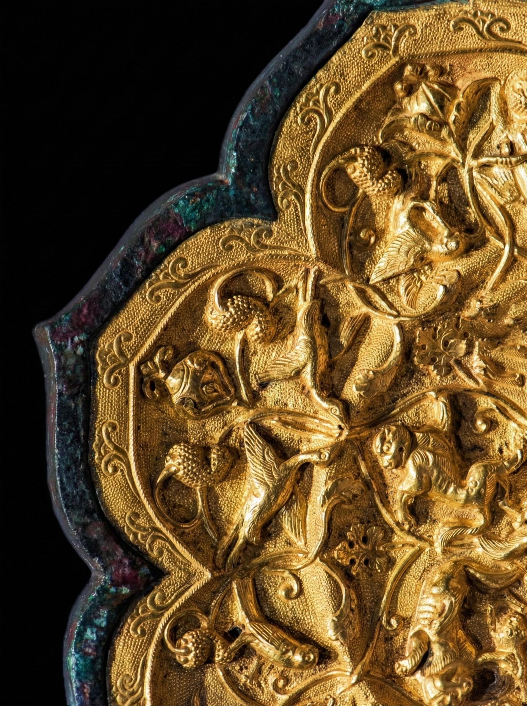 镜中长安 | 盛唐贵族的月光信物。🌊何时得见十三弦，待取无云有月天 ...