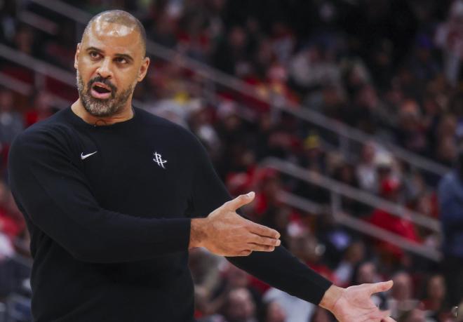 1月23日讯 NBA常规赛，火箭加时122-128不敌76人，乌度卡赛后接受了媒