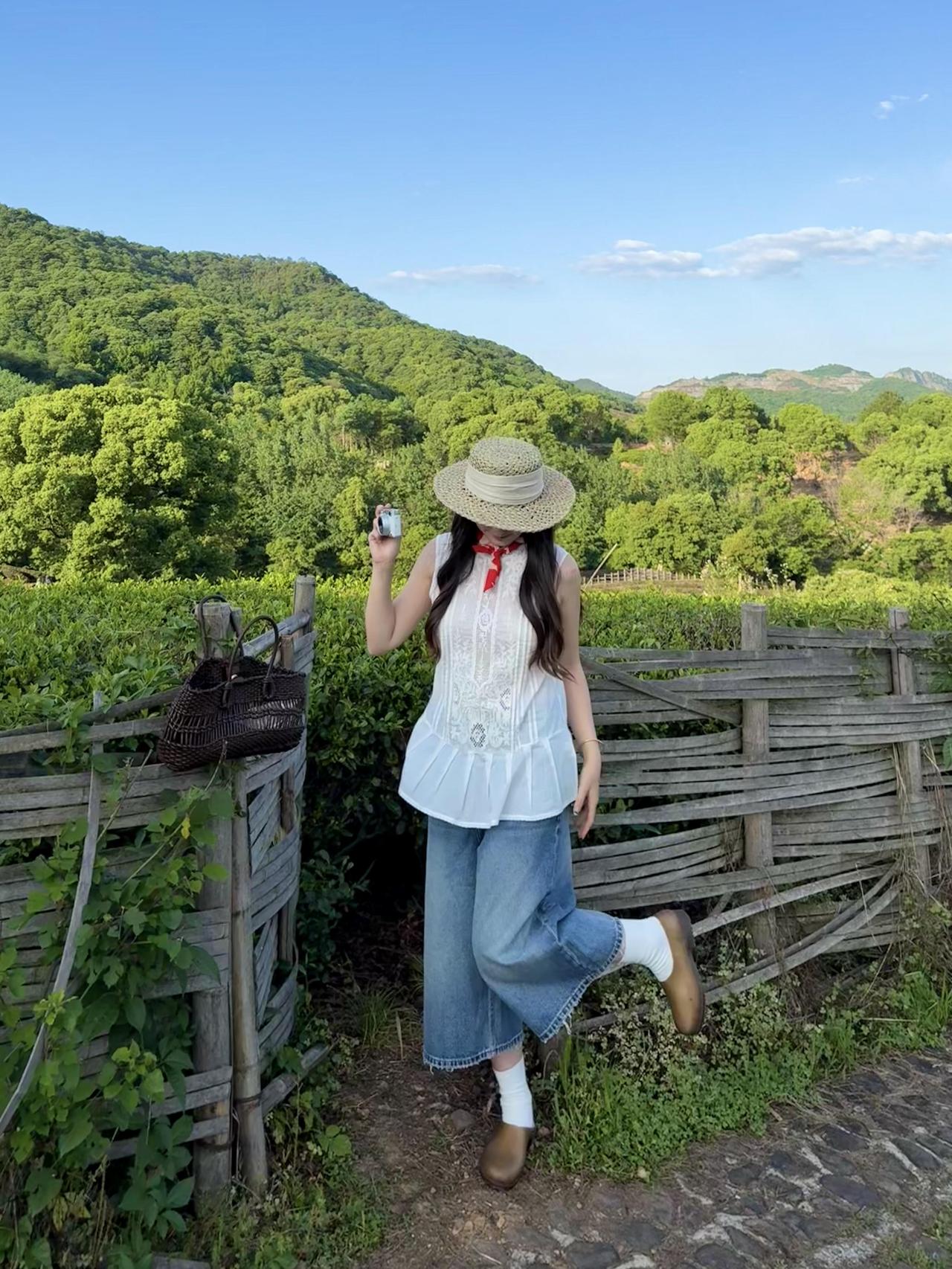 发现没？
凡是两口子过得好的，
都有一个特点：
不管外人觉得他多优秀、
多能挣钱