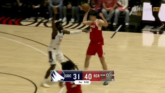 游刃有余！杨瀚森今日征战G联赛，三节15+4+3，投篮9中6杨瀚森背靠背出战G联