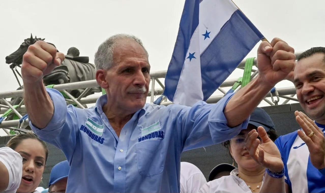 特朗普支持的候选人阿斯富拉赢得洪都拉斯总统大选，这下特朗普可以睡一个安稳觉了，不