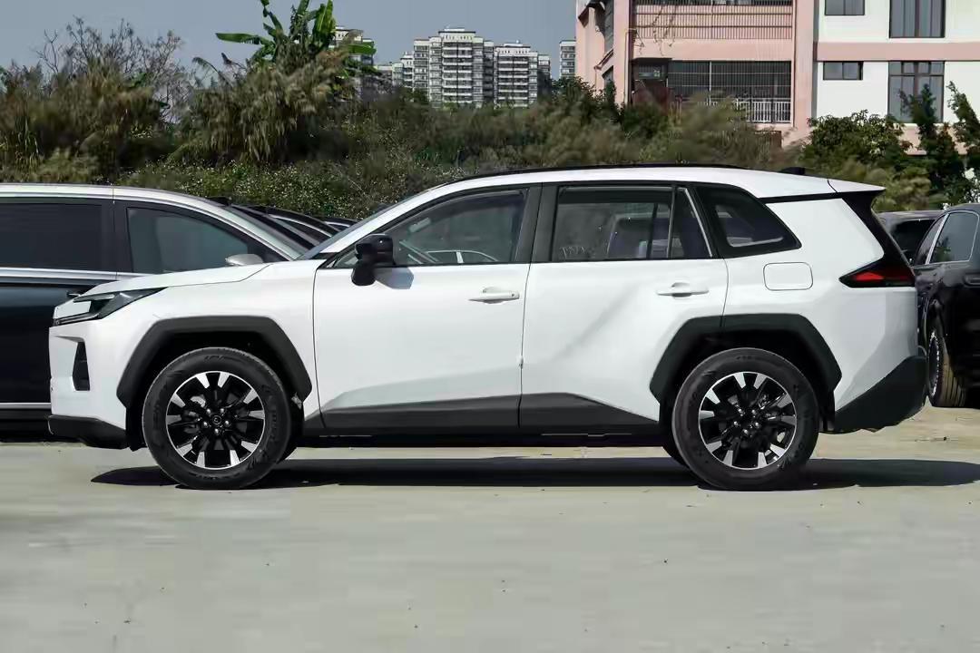 13.78万起！丰田威兰达AIR版直接把中型SUV性价比拉满。

入门版配置全面