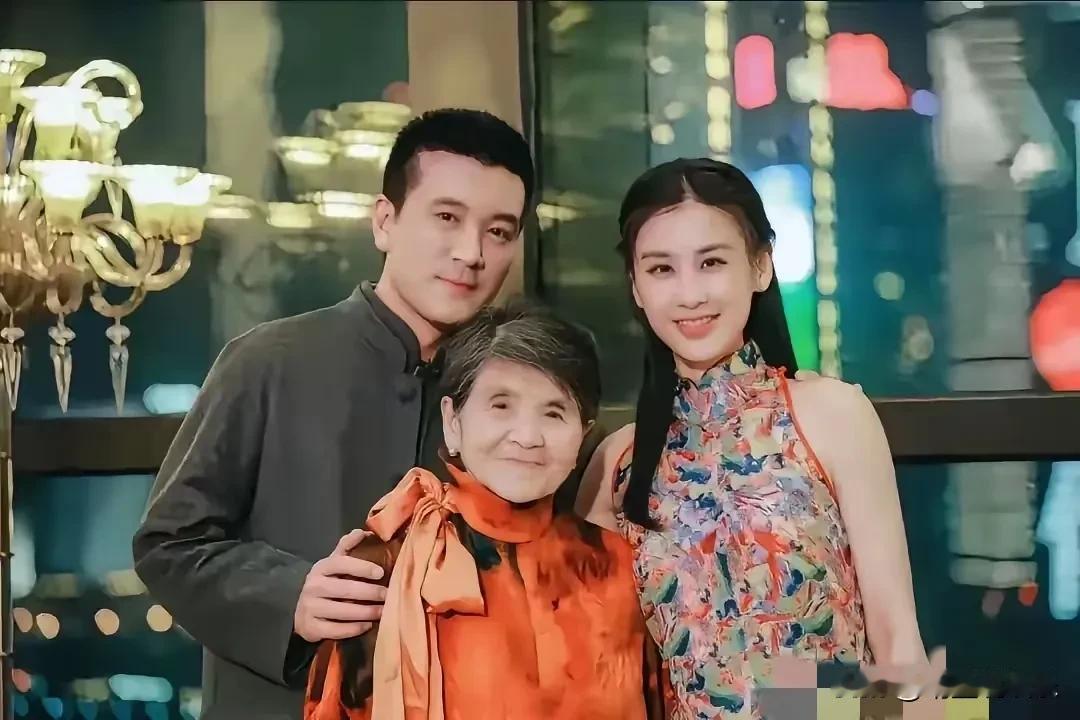 杨子，典型的大男子主义吗？
婚姻婚姻关系中，感觉男强女弱，
如今他和黄圣依上节目