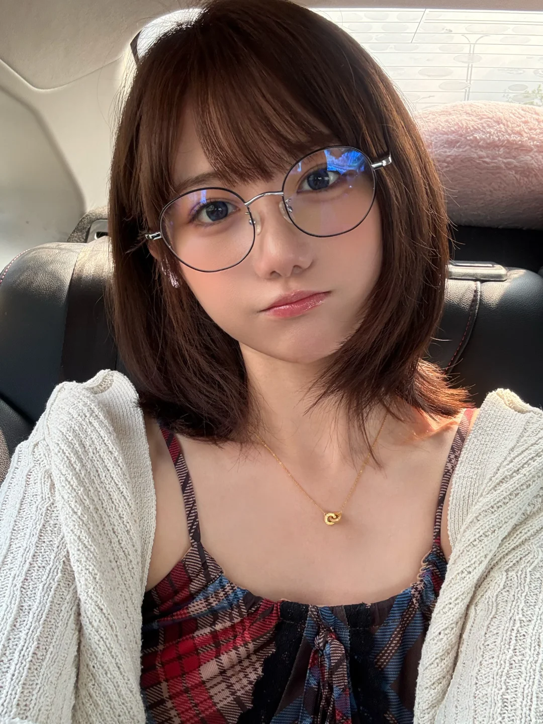 戴眼镜的女孩