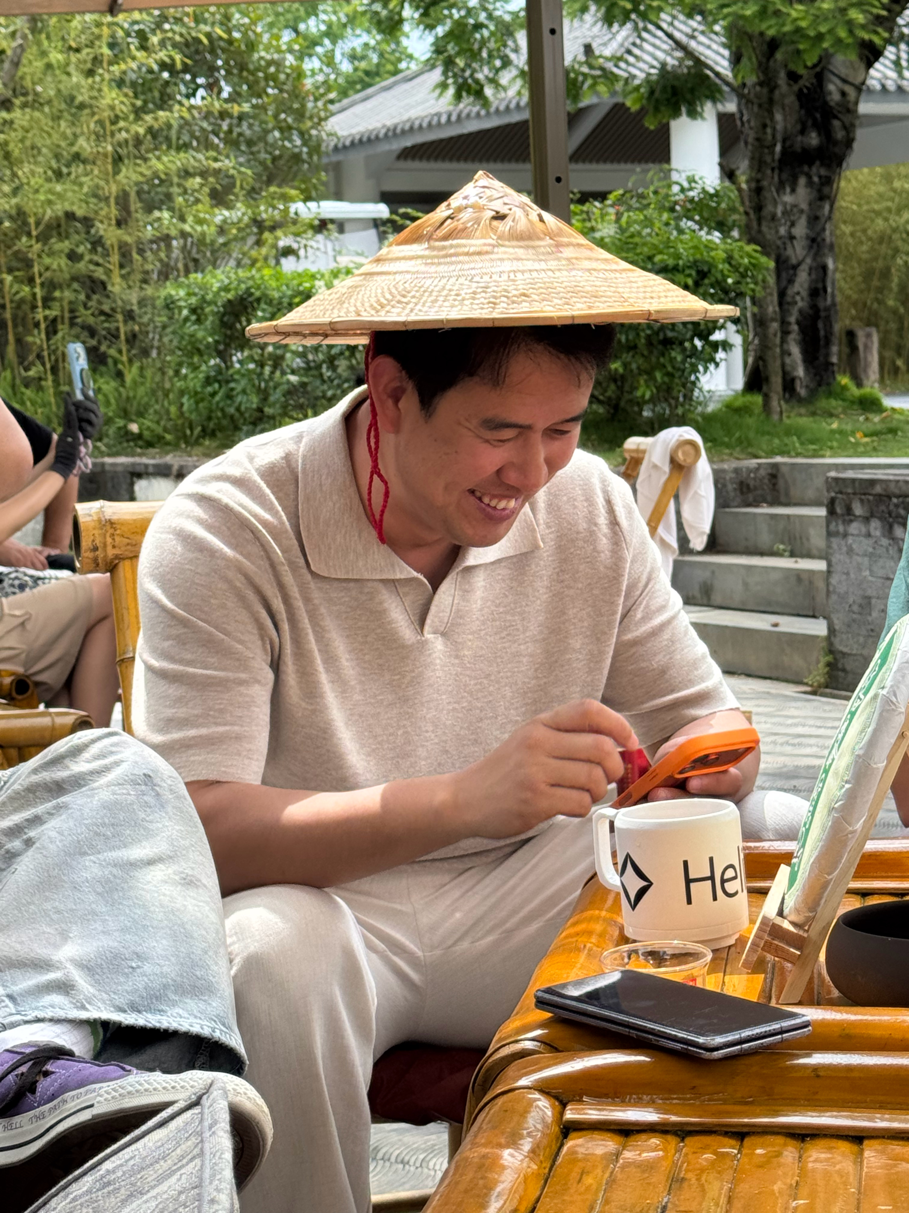 同志！我们的同志！