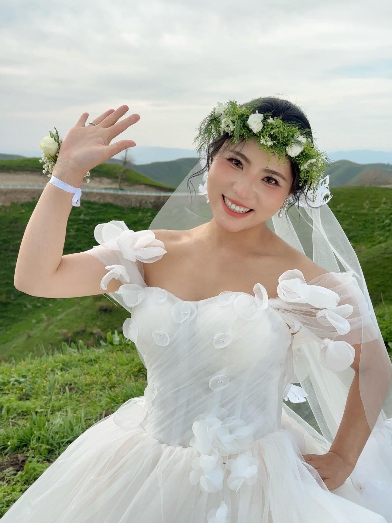 爱一个人是藏不住的，即使捂住嘴巴，还是会从眼睛里流露出来