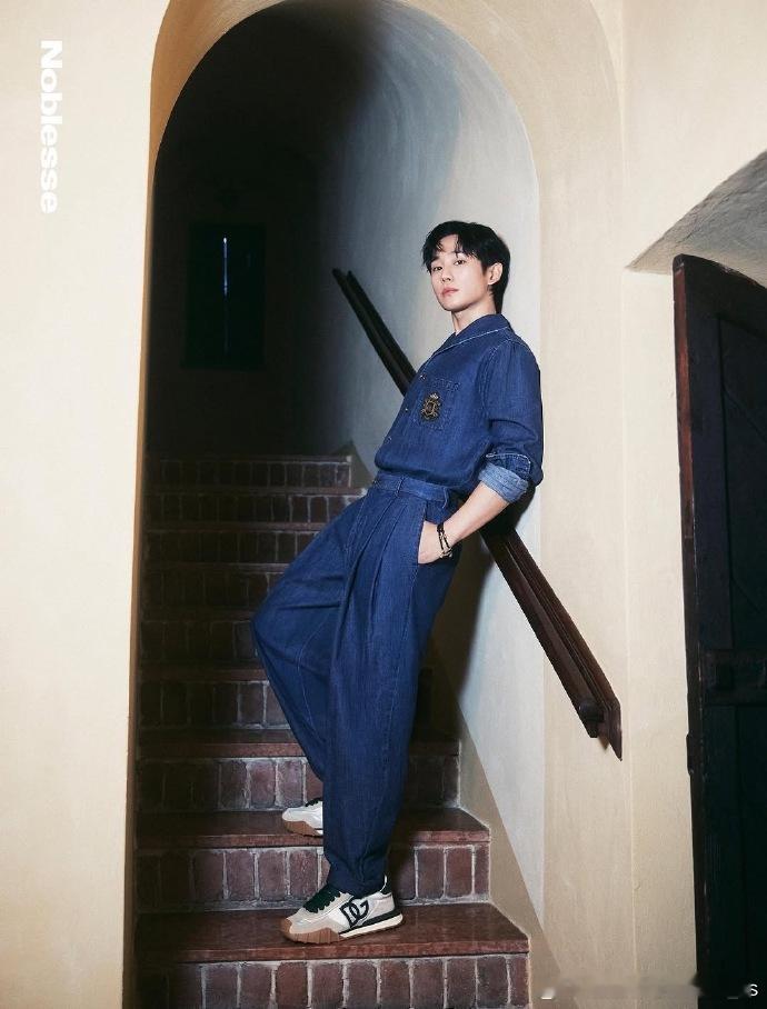 意式高定风骨，绅士优雅新生。丁海寅登 Noblesse Korea，携手 Dol