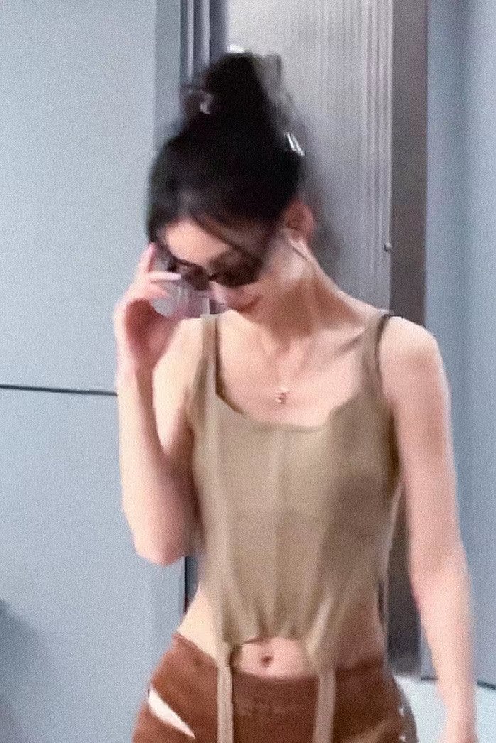angelababy angelababy “玫瑰与晚风共绘浪漫，你是我心底的爱
