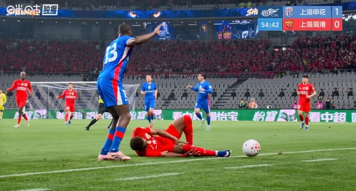 #加布里埃尔右膝髌骨肌腱断裂#海港官方今日发布伤情公告，球队外援加布里埃尔在上海