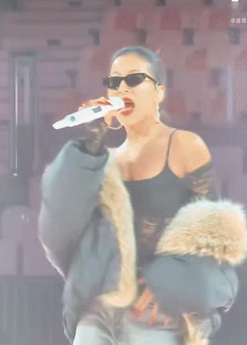 陈楚生深圳荒芜之境演唱会嘉宾是吉克隽逸啊，好惊喜！
没想到这个好消息竟然是吉克隽