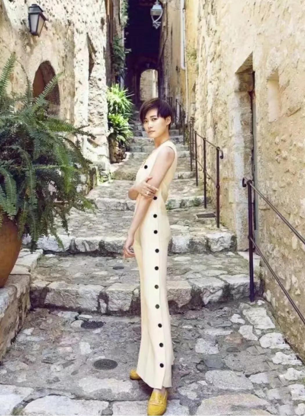 李宇春，这张太有女人味了