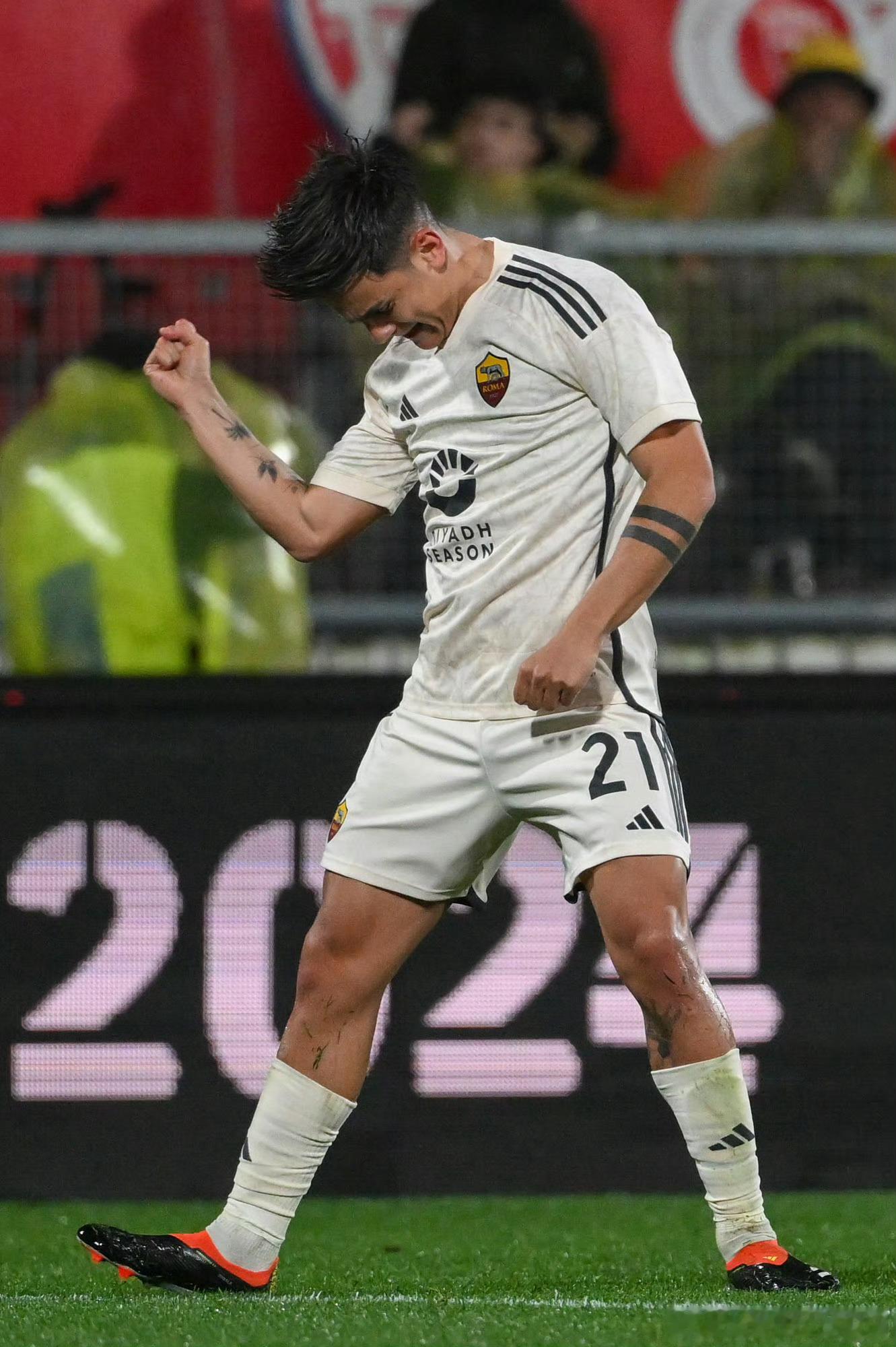 迪巴拉给我冲啊！今天晚上罗马又一次做客，对战乌迪内斯，貌似没有太大的优势啊！老黄