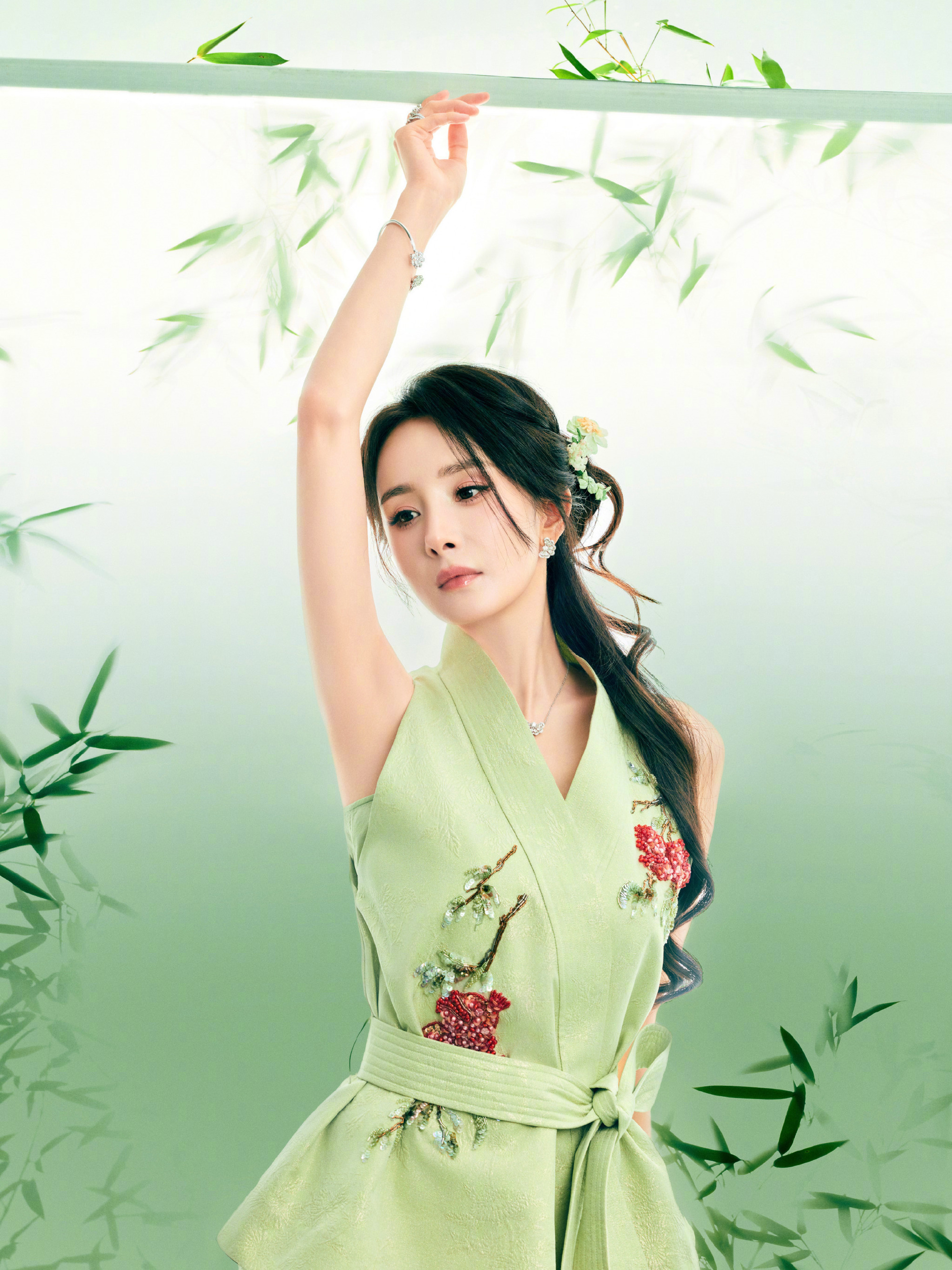 杨幂打卡过的吊床被睡断了美姐姐，我爱你  ˗ˋˏᰔᩚˎˊ˗ 