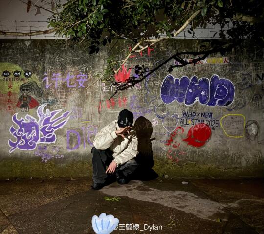 他心里有我们🏮合影又多一张