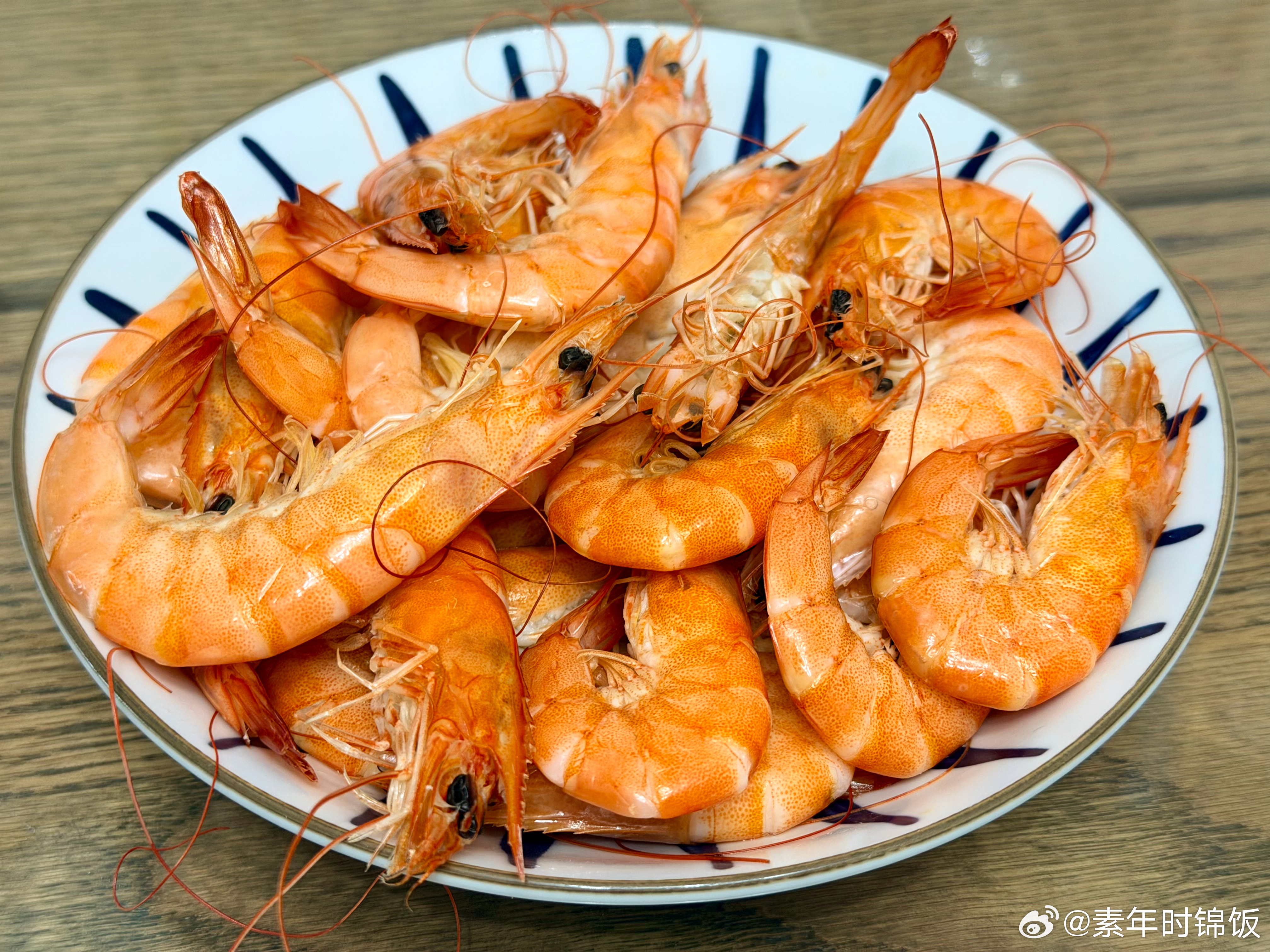 今天太忙啦不知道能不能赶上比赛ig争气呀，一定要赢早中午餐，饺子🥟和🦐虾TT