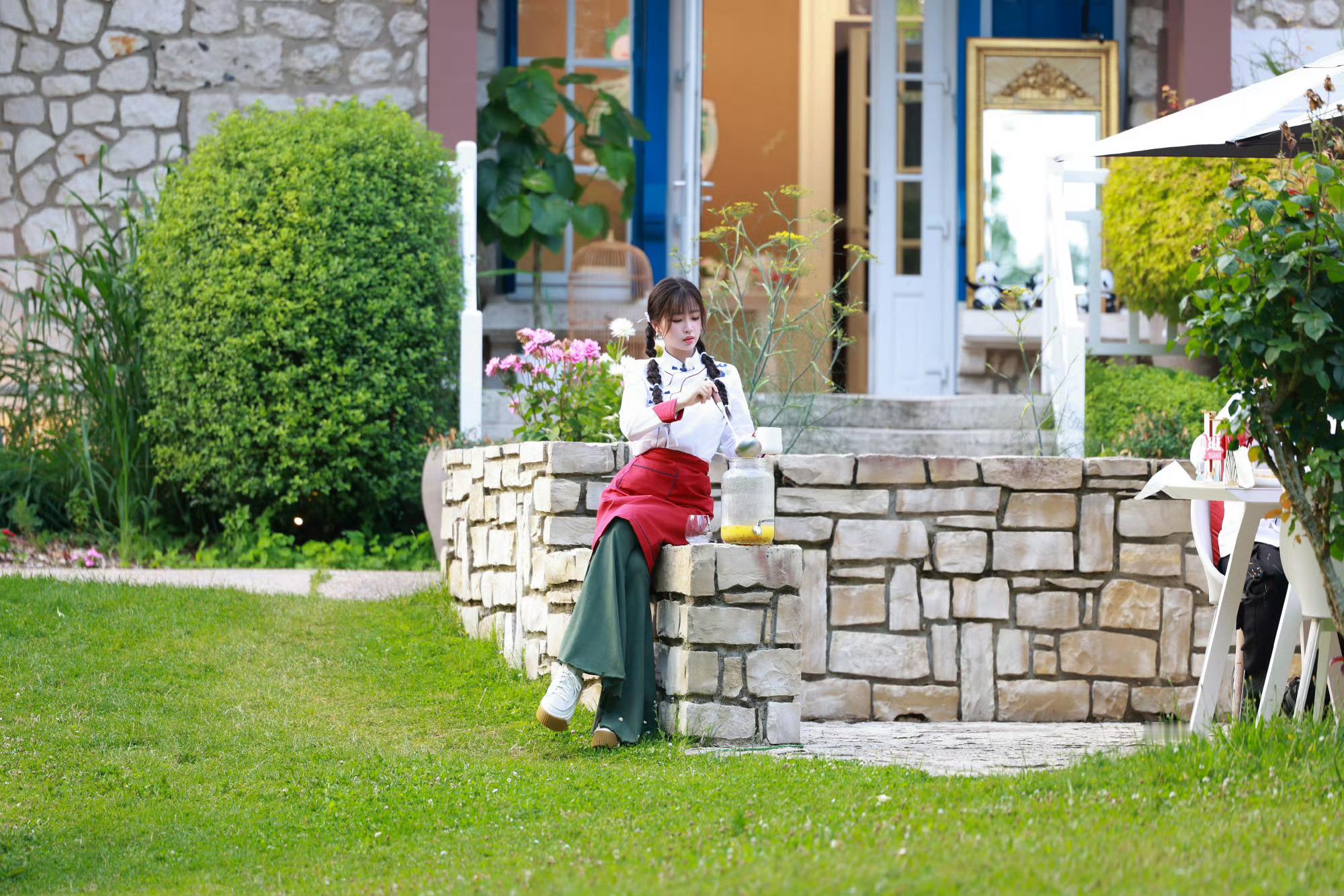 #虞书欣[超话]#  ❤️#姜妍虞书欣友情#❤️#虞书欣# [送花花]愿两位女孩