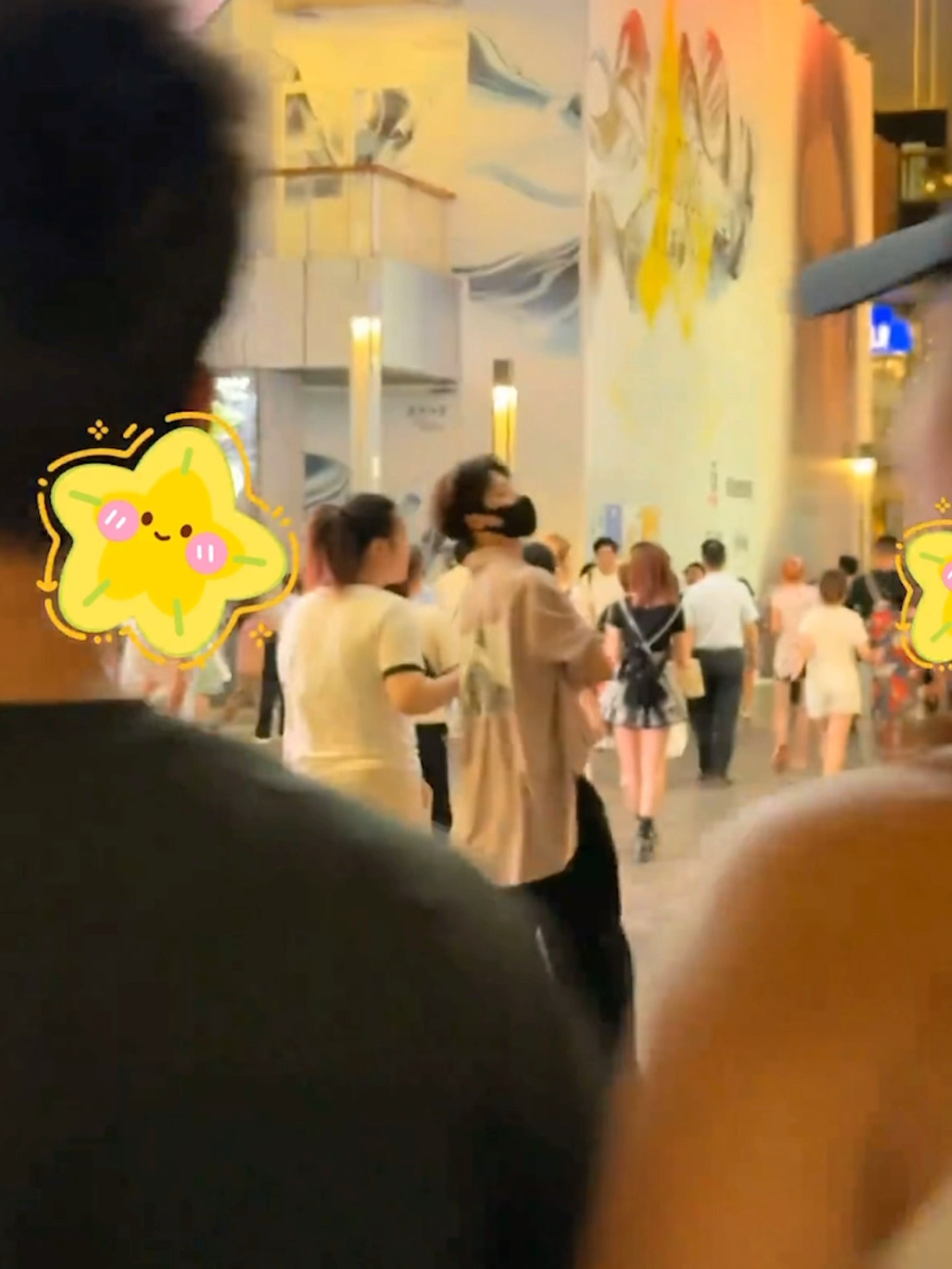 想念一些穿着婚服大闹三里屯的日子拉夫劳伦也换成了泰格豪雅 PS：这样一看lc又胖