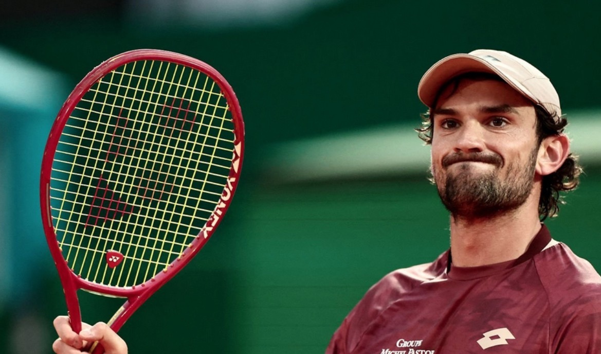 网球talking大会 哇。瓦舍罗本周取得第二次对阵前10球员的胜利，以6-4、