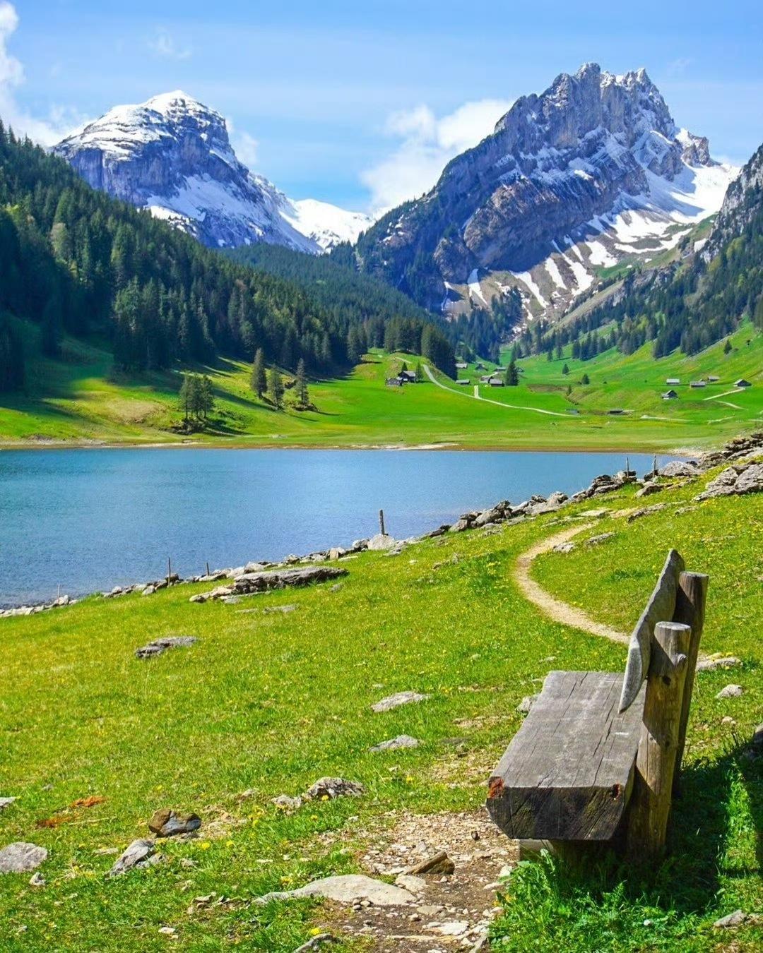 但凡你身边有一个小孩子，是南师附中的，我说的是附中本部的，你一定要多向人家的家长