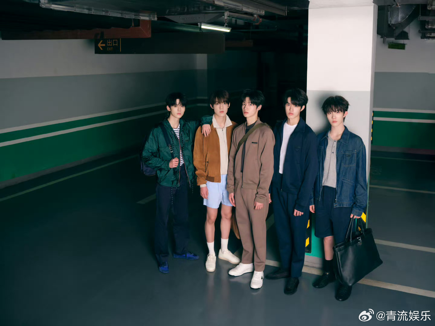 登陆少年启程米兰时装秀造型·登陆少年米兰时装秀出发 登陆少年启程米兰时装秀造型大