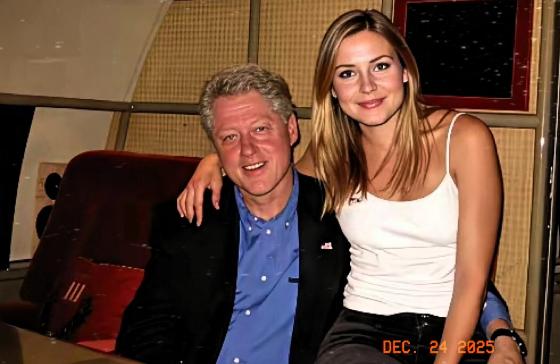 克林顿最近麻烦不小，他去过萝莉岛已经实锤，玩得很花也已经确认，让他恼火的是并不止