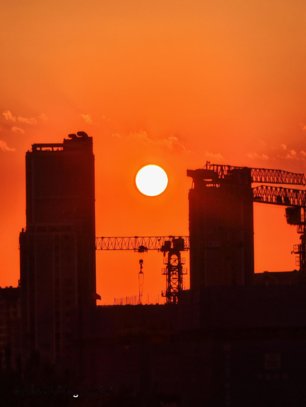 城市繁华，夕阳余晖。北京通州天空之城打卡夕阳黄昏景