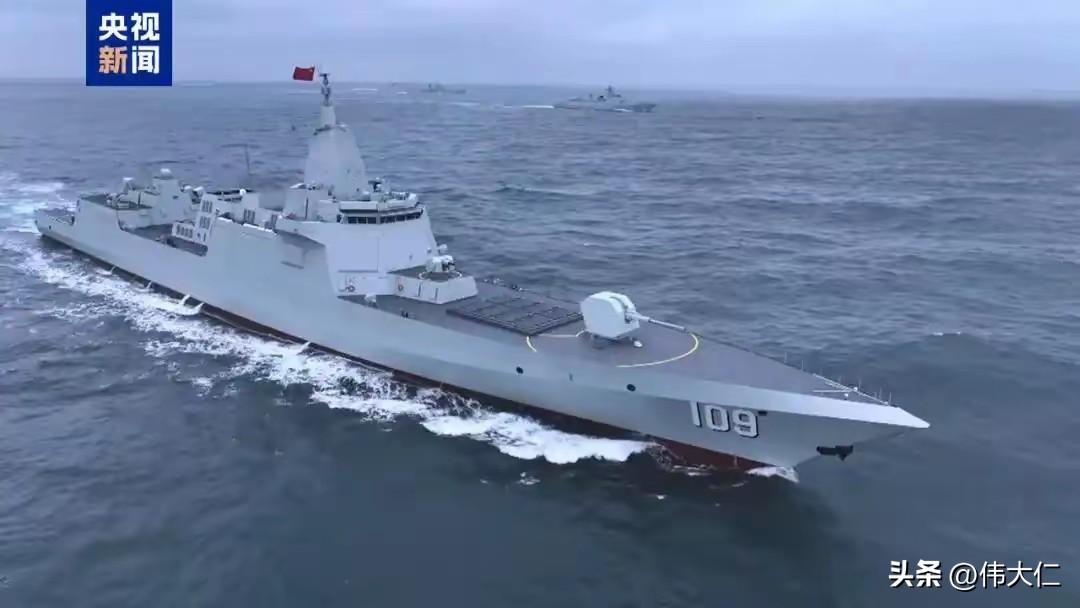 两艘055型驱逐舰加盟东海舰队，标志着三大战区海军首次配齐了这一核心战力，补齐了