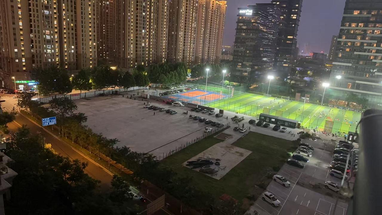 李沧区金水云麓北区南面的公园地块建设问题

规划用途：该地块位于南崂路以南、大崂