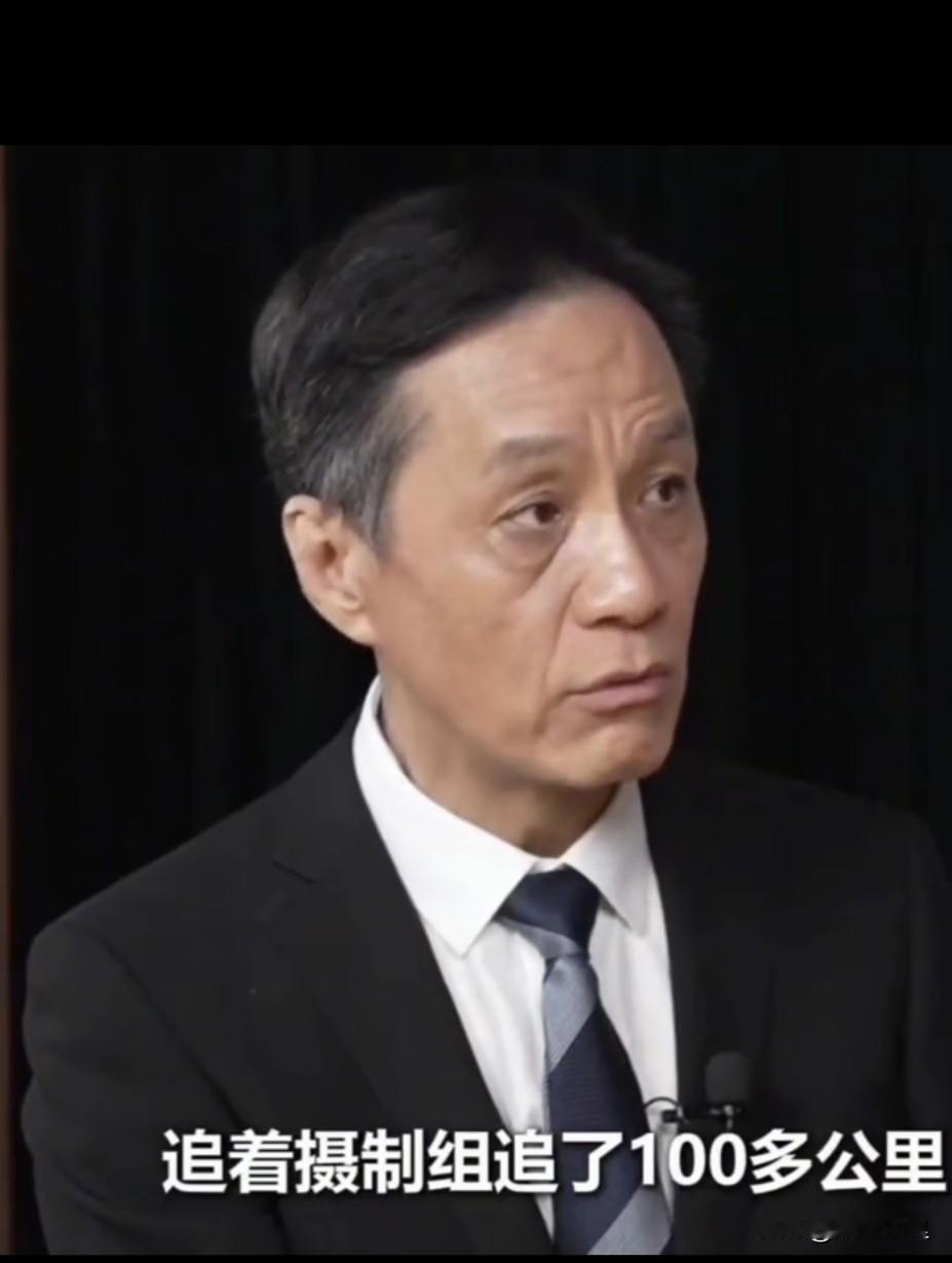 北京人民艺术剧院院长冯远征，
在最近的一段采访中，
他说他最佩服张雪，有骨气！