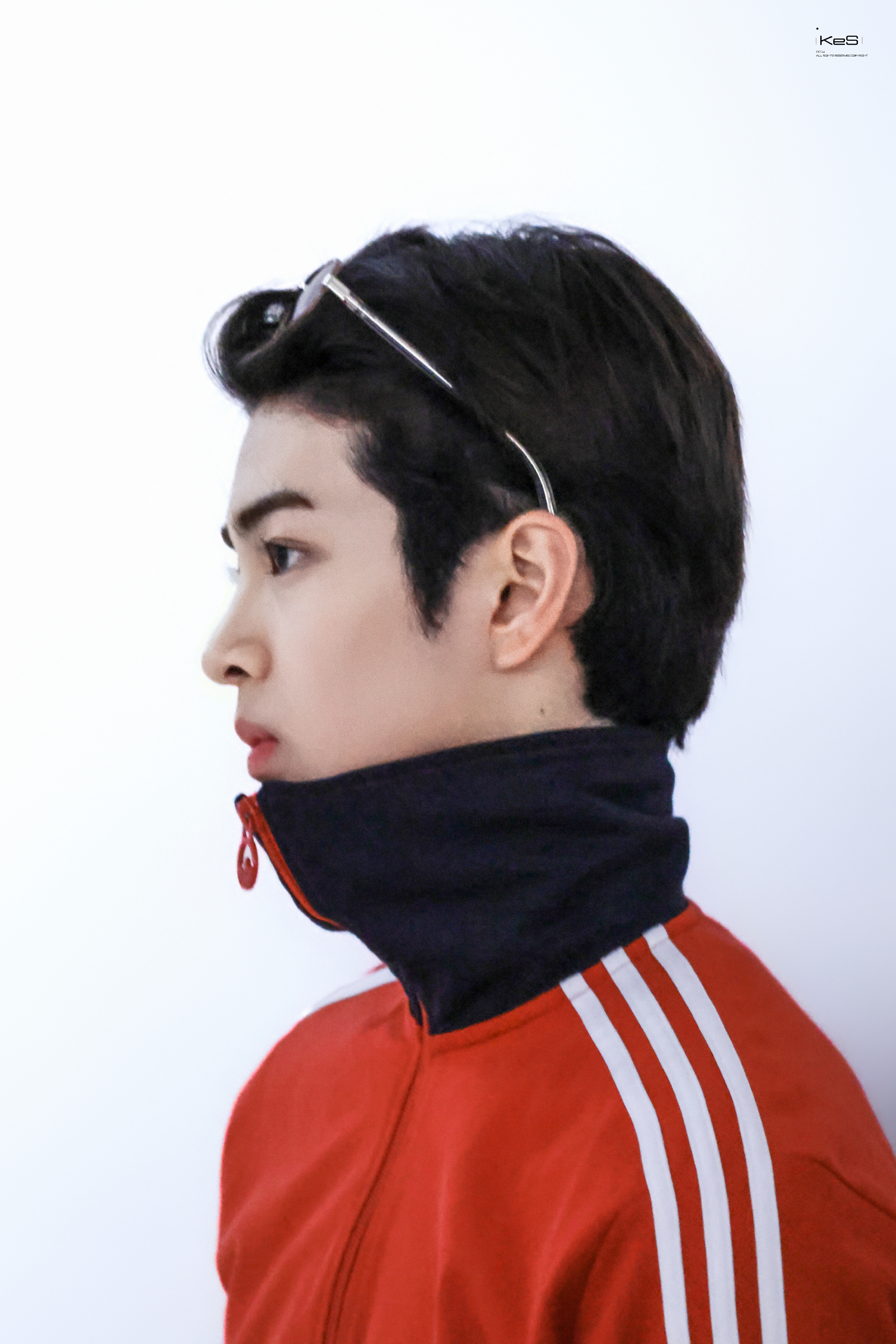 不要放过这个阿迪男 