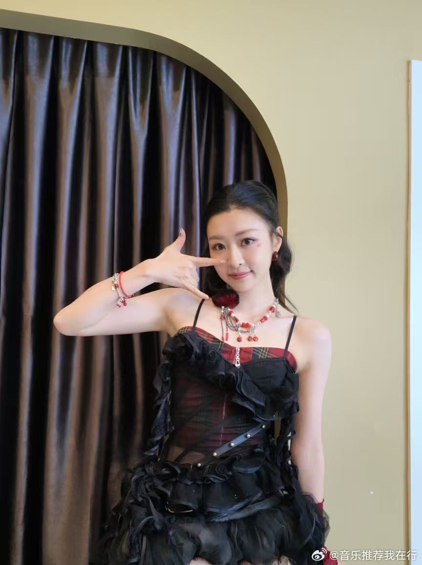 王承渲终于回来了 沉寂过、挣扎过、坚持过，她终于带着自己的作品回来了。未来充满了