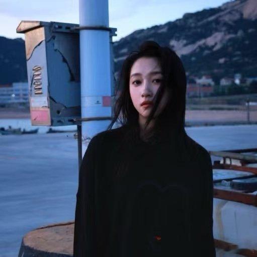 关晓彤get美食新赛道 关晓彤开辟不同版彩椒碗  开辟美食新赛道，不同版彩椒碗，