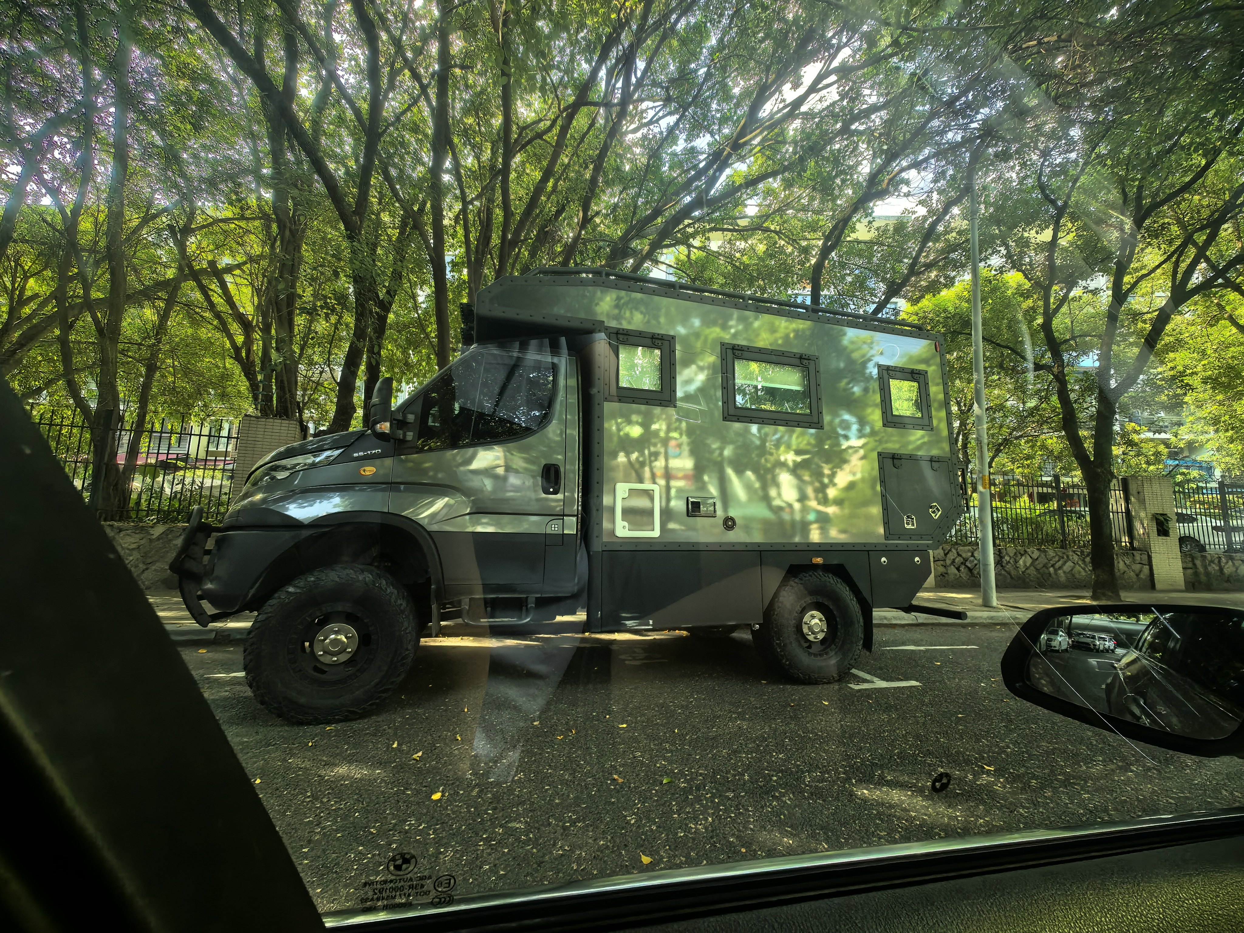 我心中汽车的最终形态—硬派越野房车。 