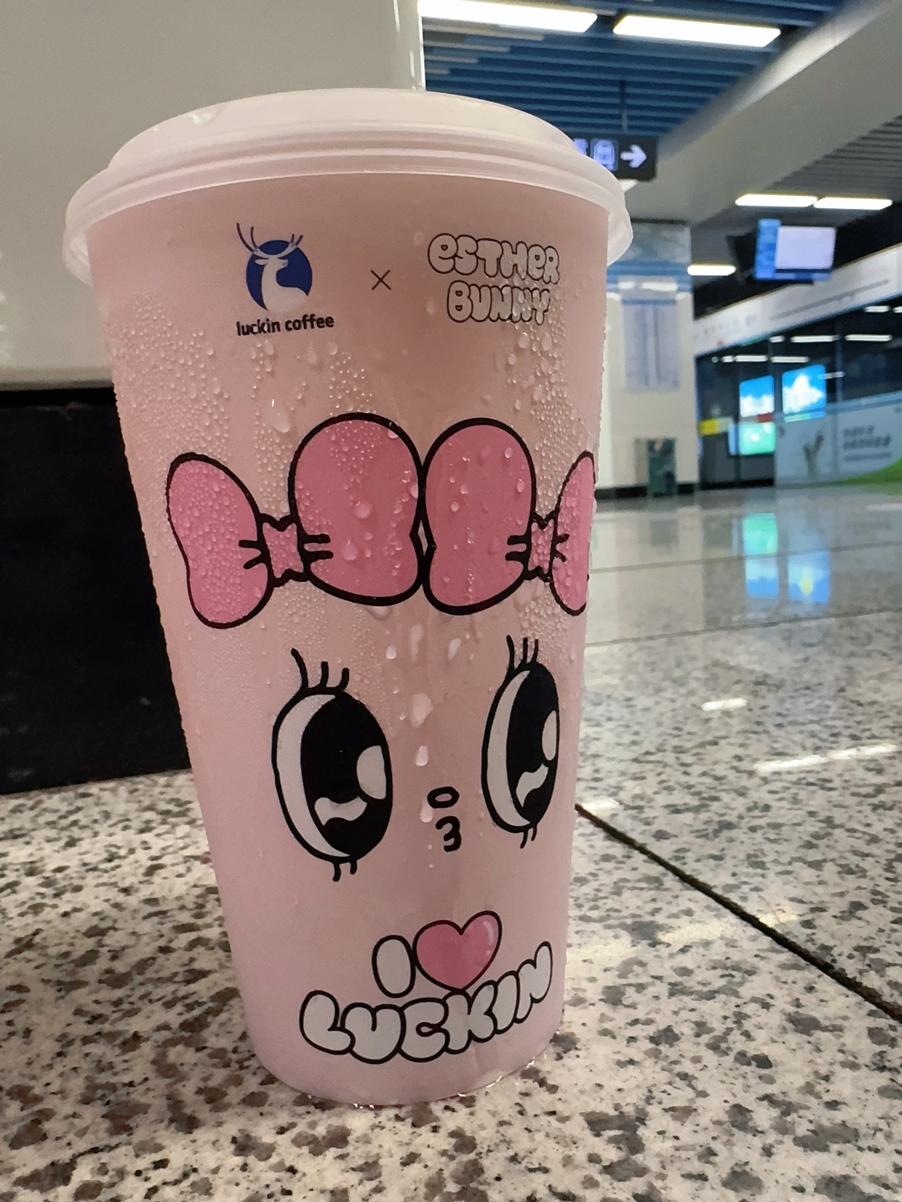 这个杯子好好看[奶牛猫][奶牛猫][奶牛猫] ​​​