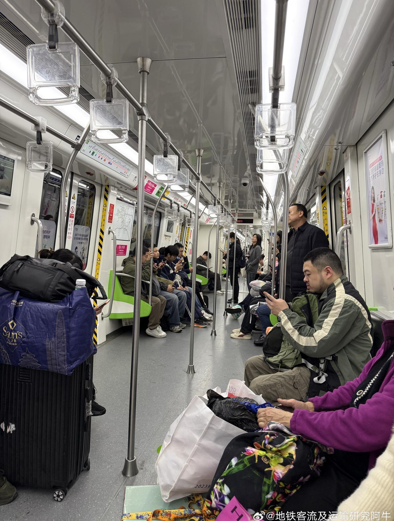 近江→甬江路。杭州今天一直下雨[看] ​​​