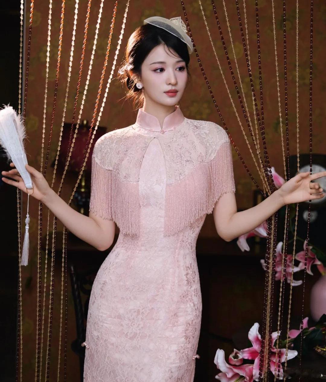 这一秒过火王楚然演技剧中她一人演绎两种人生，前期温婉柔和，眼底藏着纯粹温柔；换身