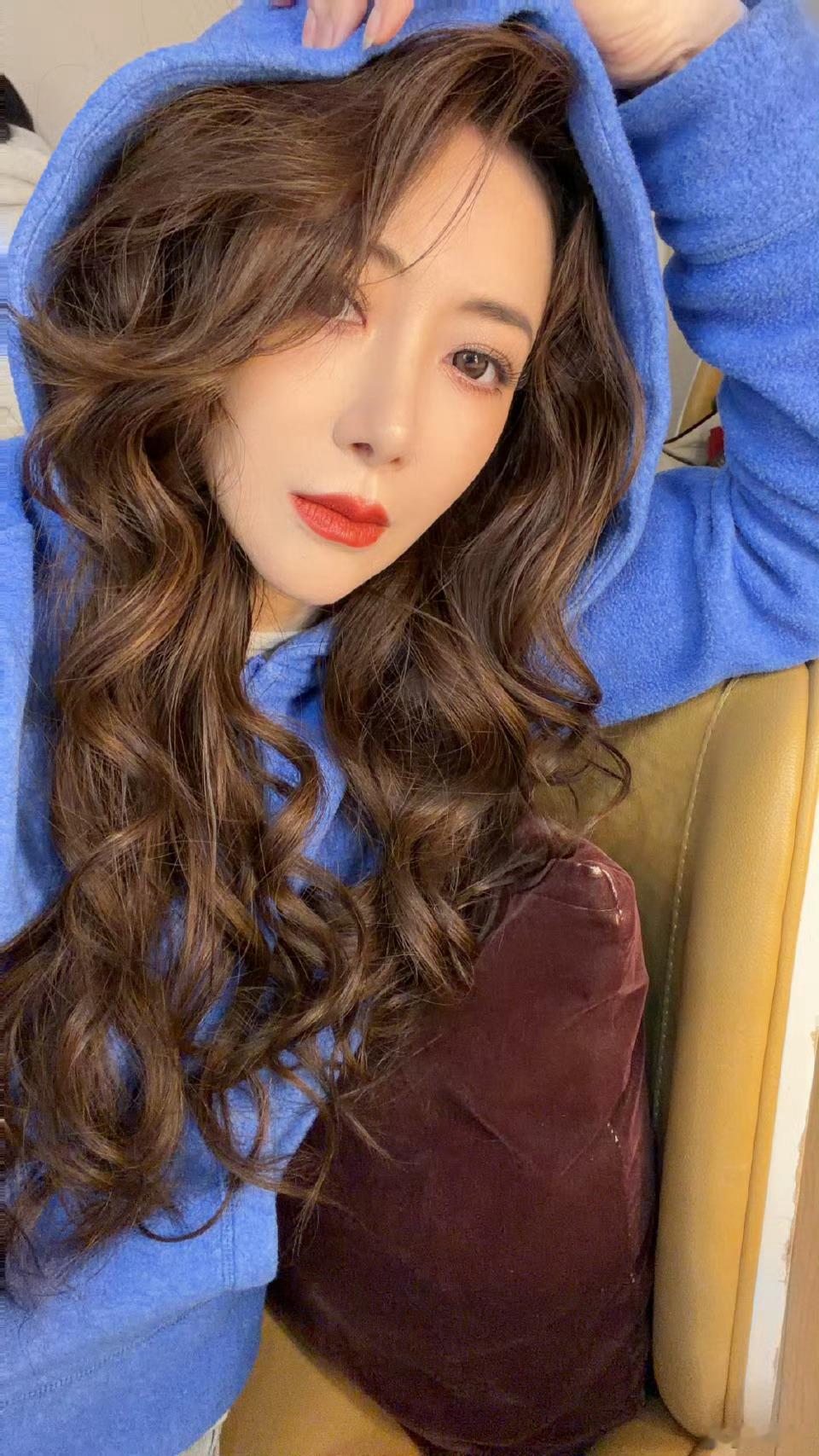 陈紫函回应状态好陈紫函回应出道二十多如一日 从出道到现在状态从未掉线，陈紫函的保