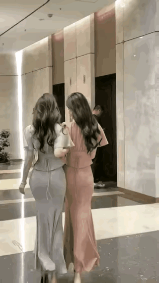 举杯邀明月，对姑娘成三人