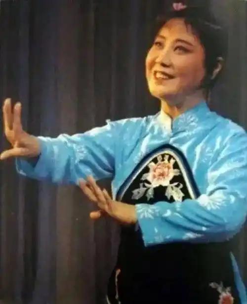 郭兰英和常香玉两位大师并驾齐驱，有杨兰春什么事呢？
著名歌唱家郭兰英，8月11日