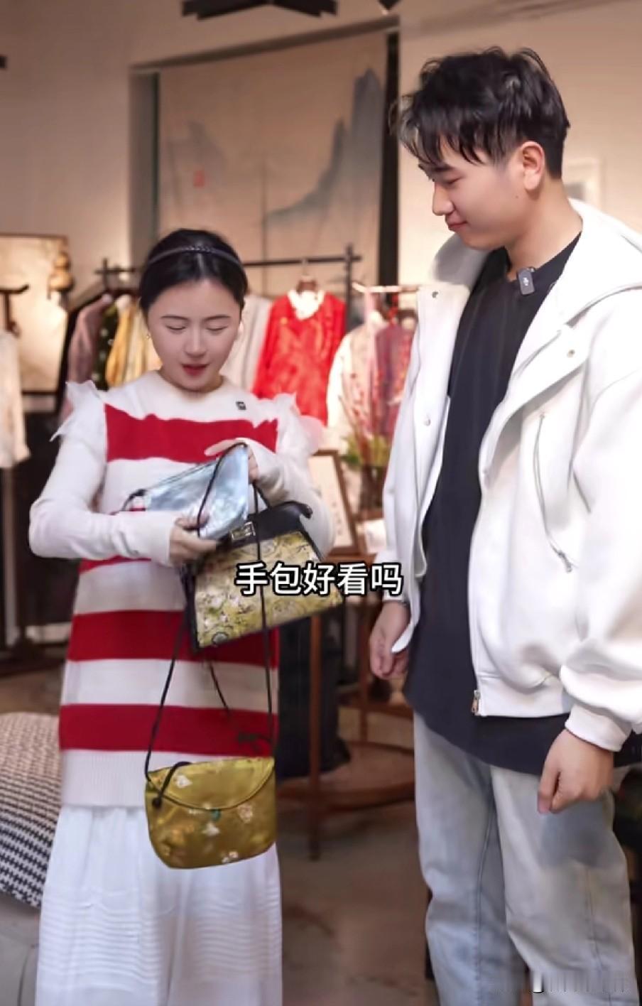 相宜这事业版图都扩展到韩国了啊！马上就要和小烨总出差去韩国，我估计也是跟抖音直播